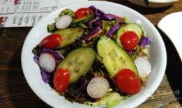 锡盟维多利吃瓜,吃瓜群众的欢乐盛宴