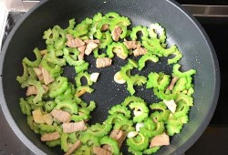 快手丽丽吃瓜