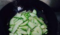 角瓜怎么炖吃,营养美味的一锅鲜