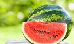 吃早瓜能吃吗,探讨早餐时食用西瓜的适宜性