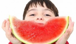 小孩吃瓜上火吗