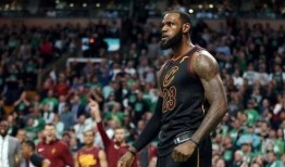 詹姆斯球员吃瓜,揭秘篮球巨星背后的趣味生活