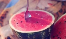 吃瓜情侣炸裂,揭秘娱乐圈甜蜜背后的真相