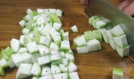 扔饼吃瓜,揭秘网络热传背后的趣味与真相