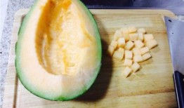 哈密瓜不甜怎么吃,哈密瓜不甜的创意食用攻略