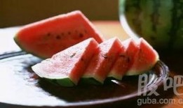 热天吃瓜好不,吃瓜解暑乐无边