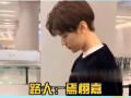 真实路人吃瓜视频,路人吃瓜视频，揭秘娱乐圈最新八卦风云