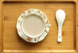 肠胃湿热吃哈密瓜,清热解毒，润肠通便