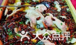 青岛台东吃瓜,夏日吃瓜盛地，街头巷尾尽享清凉时光