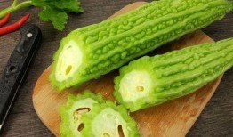 吃瓜治贫血吗,吃瓜也能治贫血？揭秘日常饮食中的补血秘诀