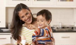 小朋友吃鸡瓜,小馋猫的鸡瓜美食之旅