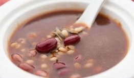 肠胃湿热吃哈密瓜,清热解毒，润肠通便