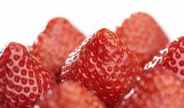 吃瓜草莓宝宝可以吃吗视频,吃瓜草莓宝宝适宜食用指南