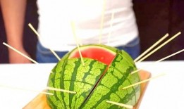 不同的吃瓜方法,解锁不同吃瓜姿势，尽享夏日清凉时光